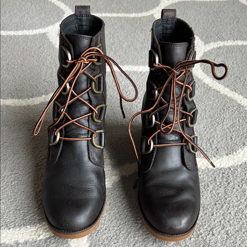 Sorel Brown Leather Ankle Boots with Brown Laces